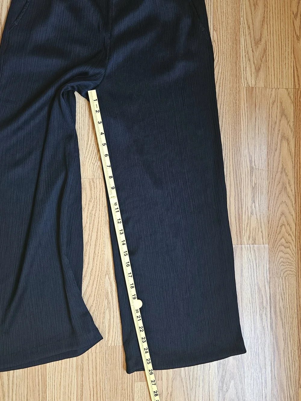 Chico's Women's Black Textured Crinkle Wide Leg Pants Pockets Petite Size 1P MP - Picture 6 of 15